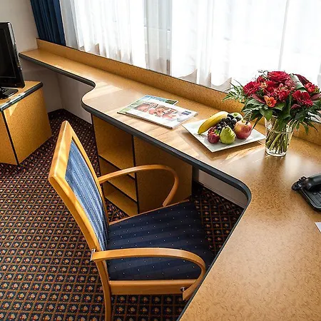 酒店 Dorint Airport-hotel Berlin-tegel 3*